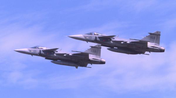 alerta nato in ungaria avioane de lupta au interceptat un avion israelian care nu a raspuns controlorilor de trafic aerian