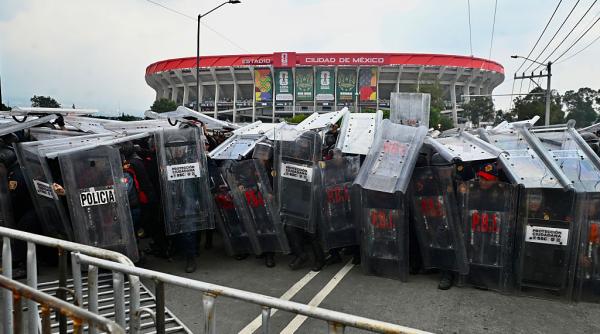 Lupte de stradă între poliție si protestatari, în fața stadionului Azteca, înaintea primului meci de la CM 2026