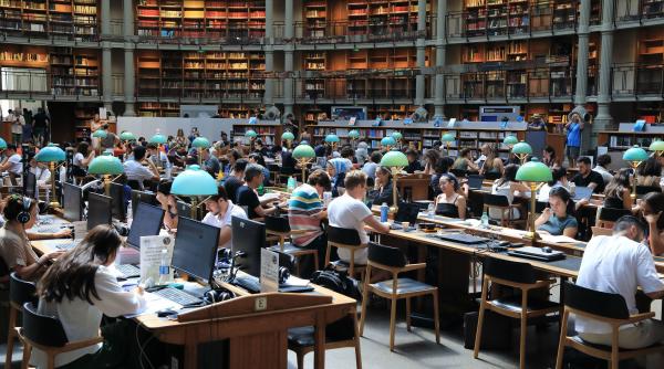 jaful secolului in biblioteci operatiunea puskin dezvaluie o retea de furturi de carti rare suspiciunile ajung pana la kremlin