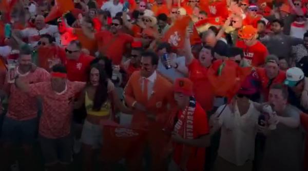 Fanii Țărilor de Jos au făcut spectacol înainte de meciul cu Japonia