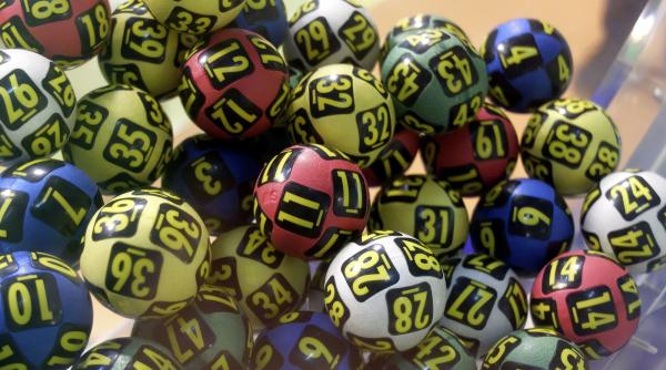 loto 6 49 de duminica 14 iunie exista un report de peste 6 milioane de euro la 6 49 si peste 1 34 milioane de euro la noroc