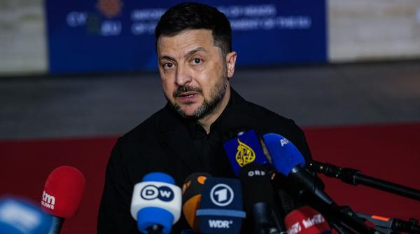 zelenski a promulgat legea care elimina protectiile pentru limba rusa