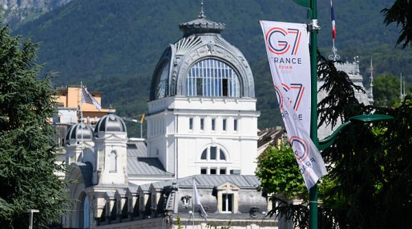 incepe reuniunea tarilor g7 in franta macron spera ca donald trump sa nu plece mai devreme de la summit ul din evian