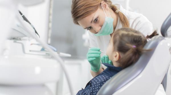 afectiunea dentara misterioasa care afecteaza milioane de copii specialistii trag un semnal de alarma