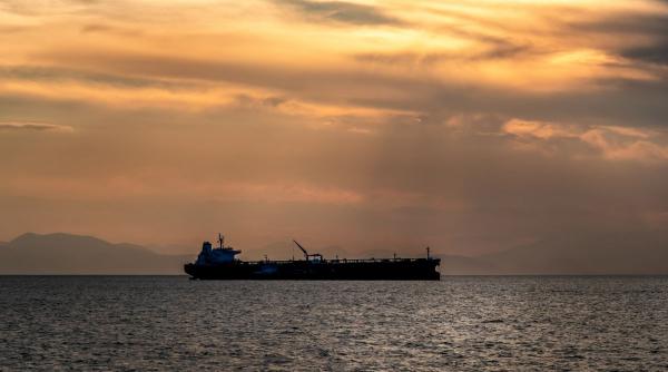pretul petrolului a coborat la cel mai redus nivel din ultimele trei luni dupa acordul dintre sua si iran