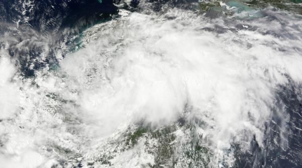 a inceput uraganelor din atlantic arthur prima furtuna tropicala din 2026 a lovit sua cu ploi torentiale si risc de viituri mortale