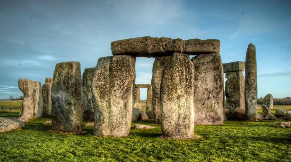 o versiune mai simpla si mai veche a stonehenge a fost descoperita la cinci kilometri de celebrul monument