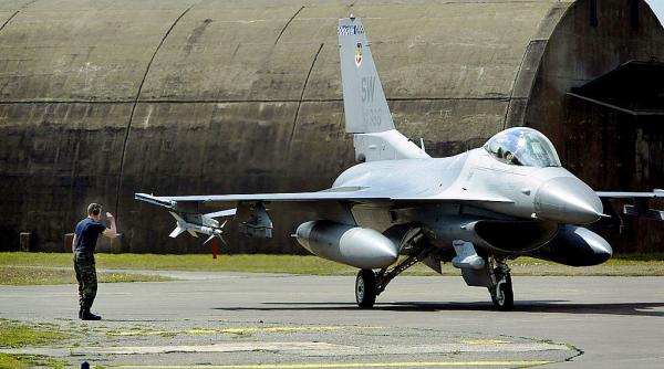 ucraina va primi noi avioane f 16 patru state europene anunta noi livrari de armament in valoare de sute de milioane de euro