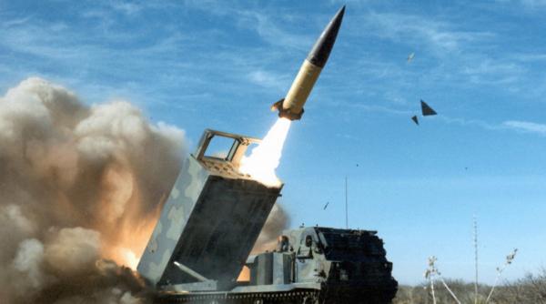 kievul pune la dispozitia aliatilor echipamentele militare rusesti gasite sau capturate