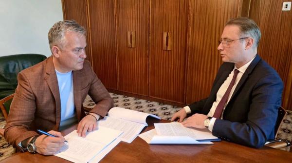 adrian vestea intalnire cu luca niculescu propus la sefia mae am lucrat si pe varianta finala a programului de guvernare