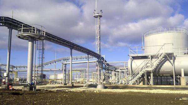 rafinaria care transforma carbonul in beton si sticla a fost inaugurata in australia tehnologia transforma poluarea in materiale