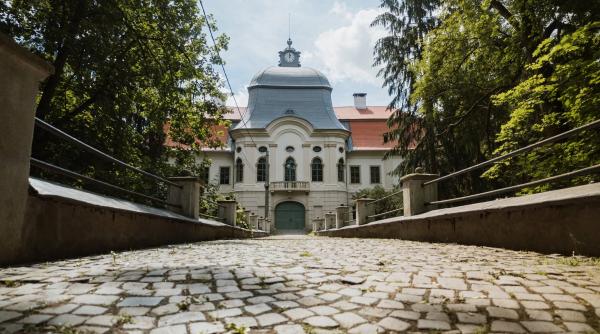 castelul teleki a fost restaurat si se redeschide pentru vizitatori cum arata acum dupa o investitie de 4 6 milioane de euro