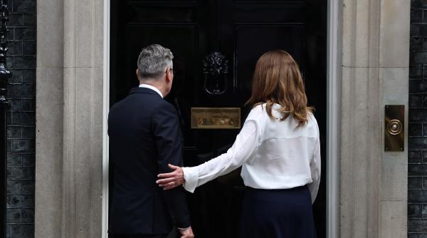 analiza the guardian de ce a cazut keir starmer fara sa fi declansat vreun razboi vreo criza sau vreun scandal