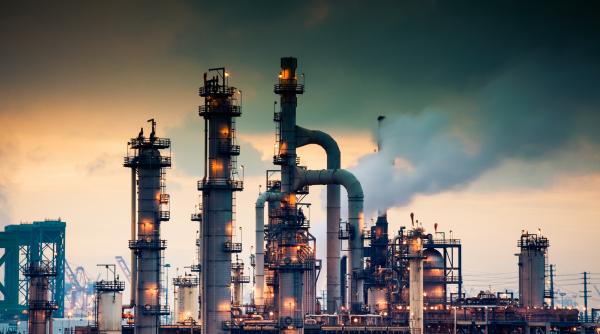 cum au salvat rafinariile europei sezonul vacantelor productie record de kerosen dupa ce razboiul din iran a taiat livrarile din golf