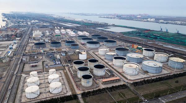 viitorul preturilor petrolului ar putea depinde de china cum a ajuns beijingul mana invizibila care a protejat economia globala