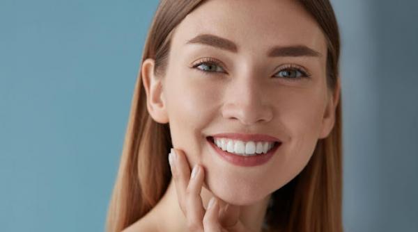 ghid complet descopera ce tipuri de fatete dentare exista si care este alegerea potrivita pentru tine