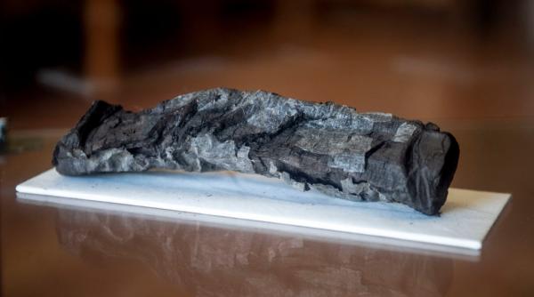 textul complet al unui pergament carbonizat din herculaneum a fost descifrat pentru prima data dupa doua milenii
