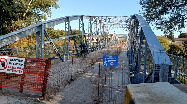 un pod istoric din romania vechi de 130 de ani se redeschide dupa doi ani intarziere dar doar pentru pietoni si in regim de santier