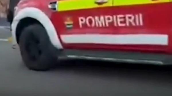 Un taximetrist a intrat în plin în oamenii care stăteau la coadă la covrigi, în Timișoara. Sunt trei răniți 
