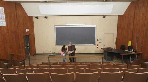 posturi de lector de limba romana scoase la concurs pentru universitati din strainatate inclusiv la sfantul scaun