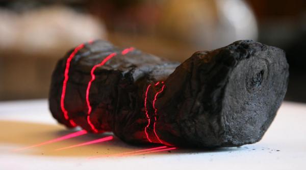 un papirus carbonizat de vezuviu a fost citit dupa aproape 2 000 de ani cu ajutorul inteligentei artificiale ce scria in el