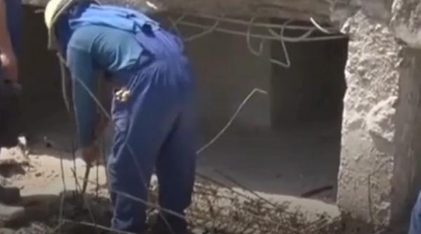 Au început reparaţiile la blocul lovit de drona rusească
