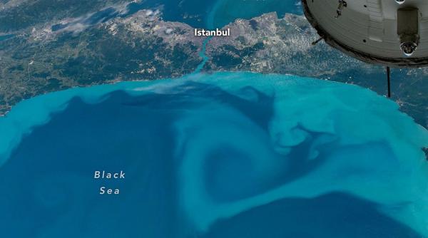 marea neagra s a facut turcoaz nasa a publicat o fotografie facuta de pe iss si anunta si cauza culorii apei