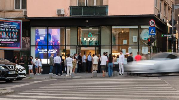 noul iqos boutique victoriei concept de tip retail 2 0 si o instalatie artistica semnata sebastian comanescu