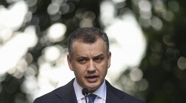 tomac il ataca pe bolojan nu iti poti construi o cariera solida pe angajamente care azi sunt valabile si peste doua ore nu mai sunt