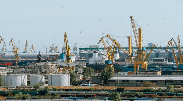 portul constanta trece la controale inteligente camioanele vor fi verificate din mers