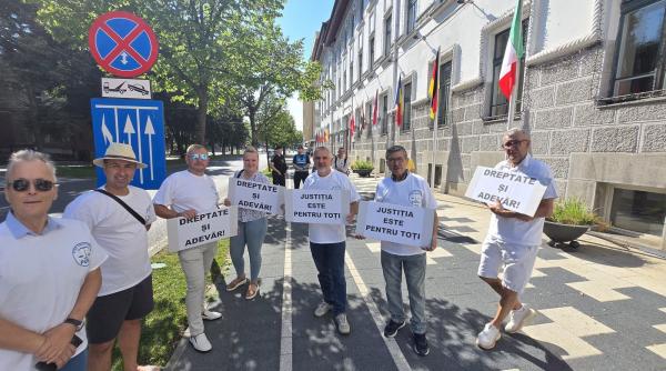 pusl protesteaza la primaria timisoara si ii cere lui dominic fritz sa respecte legea