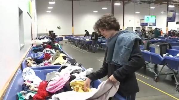 un baiat de 19 ani care a cumparat cu 14 lei o geaca dintr un second hand a aflat apoi ca aceasta valoreaza peste 250 000 de dolari