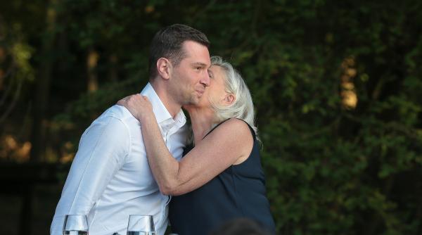 bardella si le pen au promis sa lucreze impreuna ca duo in alegeri le pen afla saptamana viitoare daca poate sa candideze