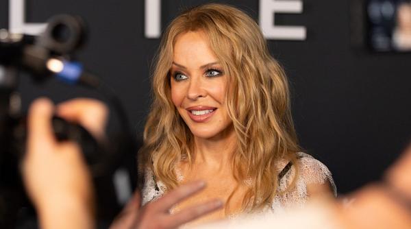 scandal in australia dupa ce premierul a facut remarci vulgare despre kylie minogue si a fost nevoit sa si ceara scuze