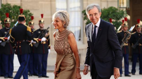 bernard arnault cel mai bogat om din franta a refuzat ani de zile sa plateasca un impozit acum trebuie sa dea 22 5 milioane de euro