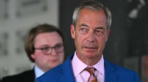 nigel farage a anuntat ca demisioneaza din parlamentul marii britanii ce schema pregateste artizanul brexitului
