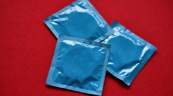 peste 200 000 de prezervative contrafacute din china au fost distribuite in europa inclusiv in romania sunt periculoase