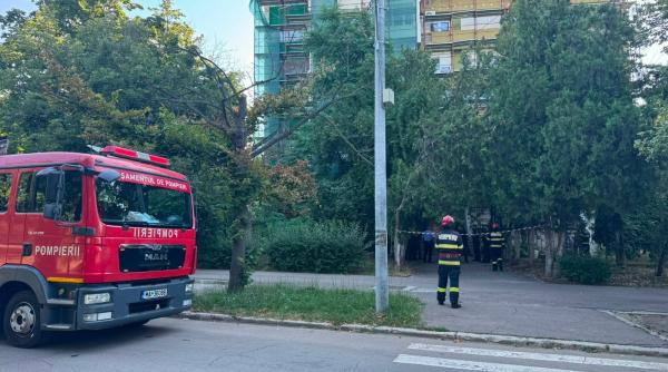 accident socant in galati un barbat a cazut in gol cu tot cu liftul pe care il repara si a murit