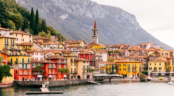 amenda de pana la 200 de euro daca te plimbi in costum de baie sau fara tricou inca o localitate italiana ia masuri contra turistilor