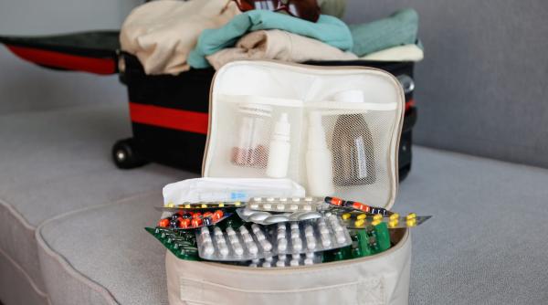 ce trebuie sa contina trusa medicala de vacanta care sunt medicamentele care nu trebuie sa lipseasca din bagaj