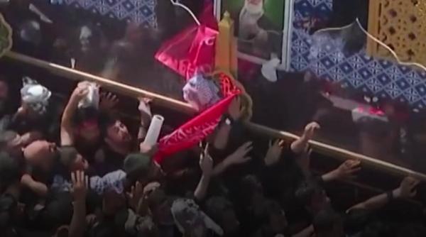 Mii de oameni au însoțit sicriul ayatollahului Ali Khamenei pe străzile din Najaf