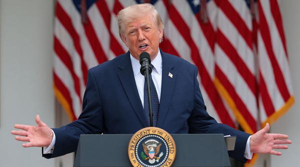 trump sustine ca iranul vrea sa l asasineze si ca este tinta numarul unu a regimului sunt niste gunoaie asa fac de 47 de ani