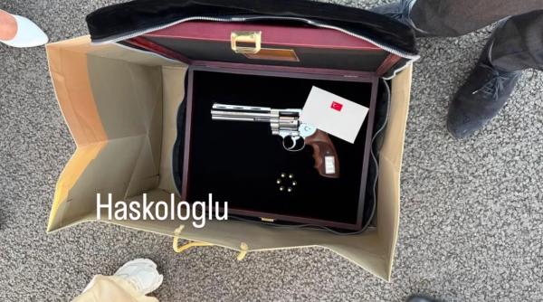 nicusor dan a primit de la erdogan un pistol gumusay si gloante arma va trece in custodia spp