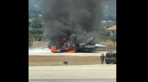 un avion de vanatoare grecesc f 16 s a prabusit pe un aeroport aglomerat din zakynthos