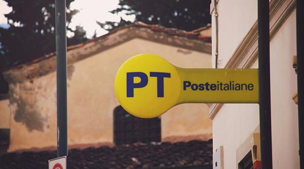 un barbat deghizat in postas a jefuit un oficiu postal din roma