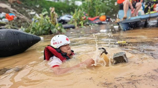 in orasul din china in care au evadat mii de serpi dintr o ferma oamenii traiesc sub teroarea reptilelor o femeie a murit
