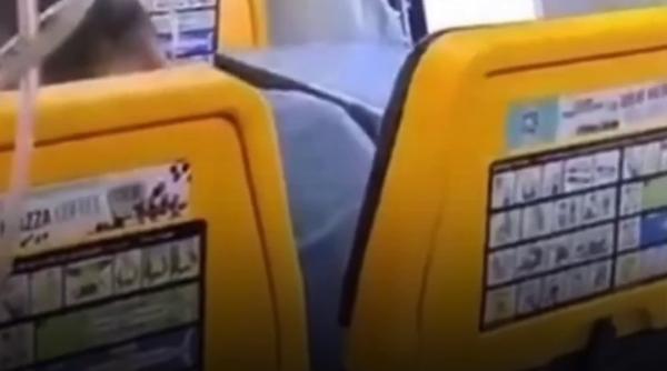 Un geam al unui avion Ryanair care zbura spre Munchen s-a spart în timpul zborului. Un pasager a fost tras pe jumătate în afară