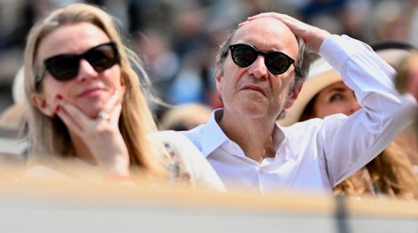 un magnat francez devine cel mai mare actionar la vodafone cumpara aproape 4 miliarde de actiuni cine e xavier niel