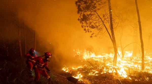 val de caldura extrema in sudul europei 12 morti intr un incendiu de vegetatie in spania provocat de o linie electrica prabusita