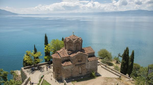 tara din europa la fel de frumoasa ca grecia pe care turistii o evita peisaje spectaculoasa la preturi accesibile